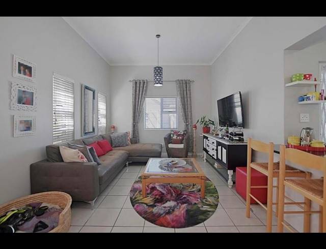 3 BEDROOM TOWNHOUSE FOR SALE IN BURGUNDY ESTATE